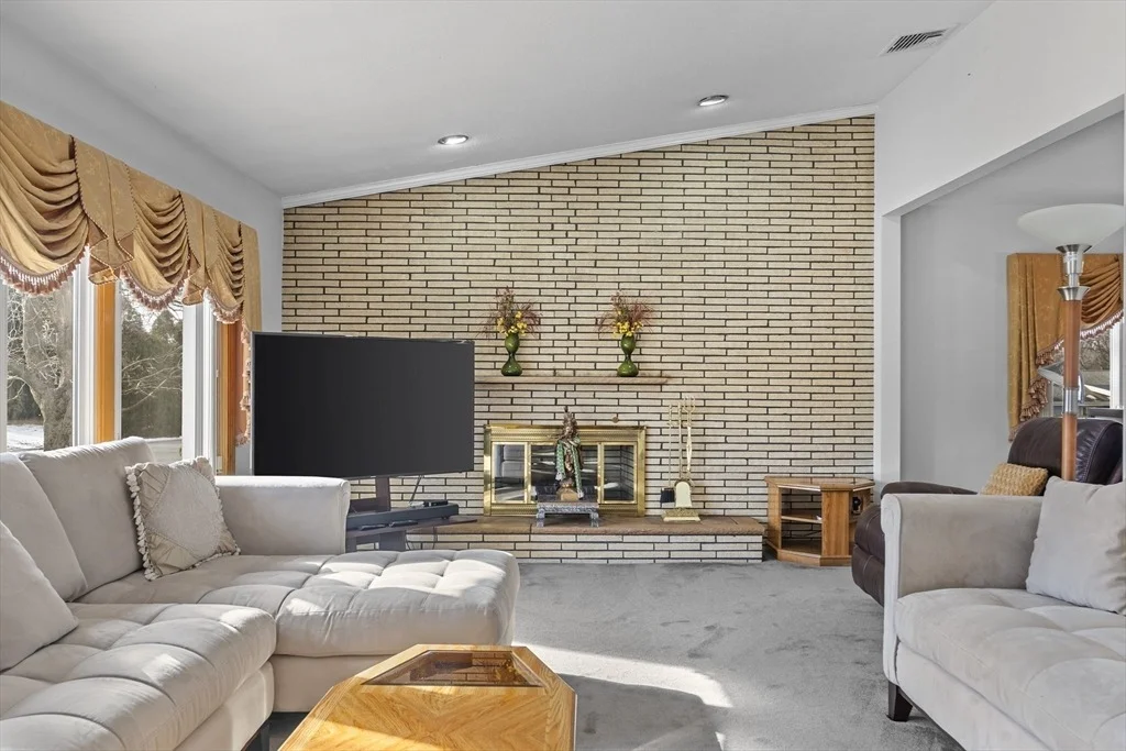 Photo of 5 Arlyn Rd