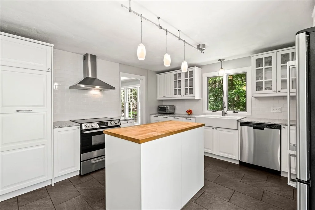 Photo of 153 Raddin Rd