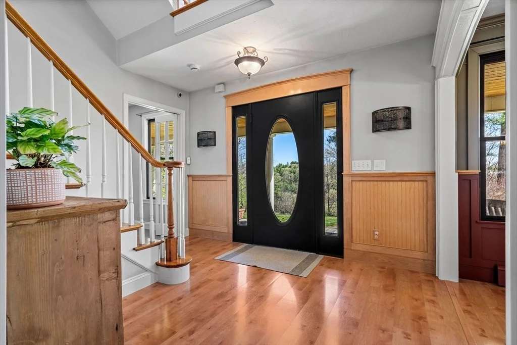 Photo of 39 Lovers Ln
