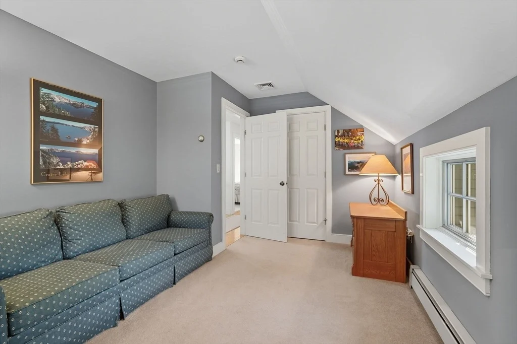 Photo of 901 Roaring Brook Road