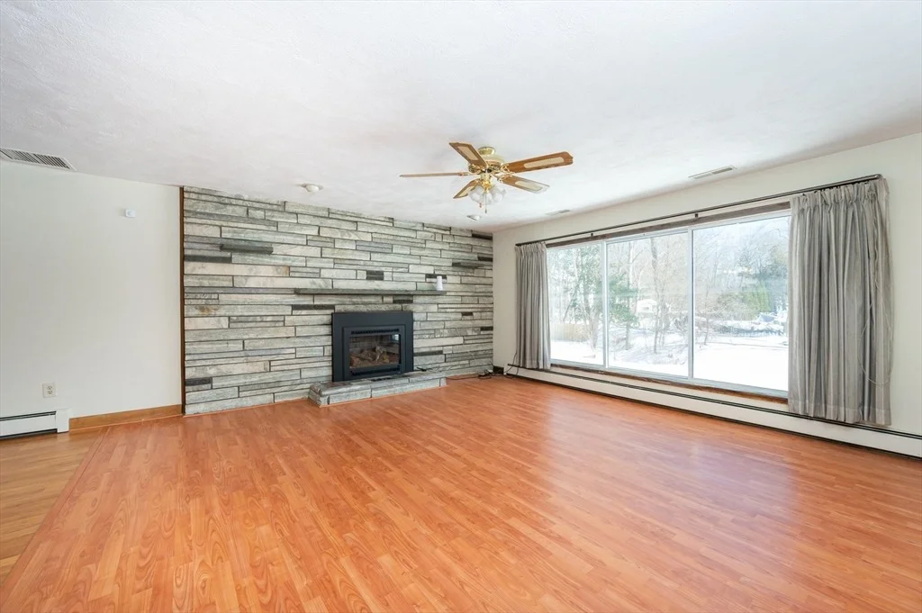 Photo of 123 Flower Lane