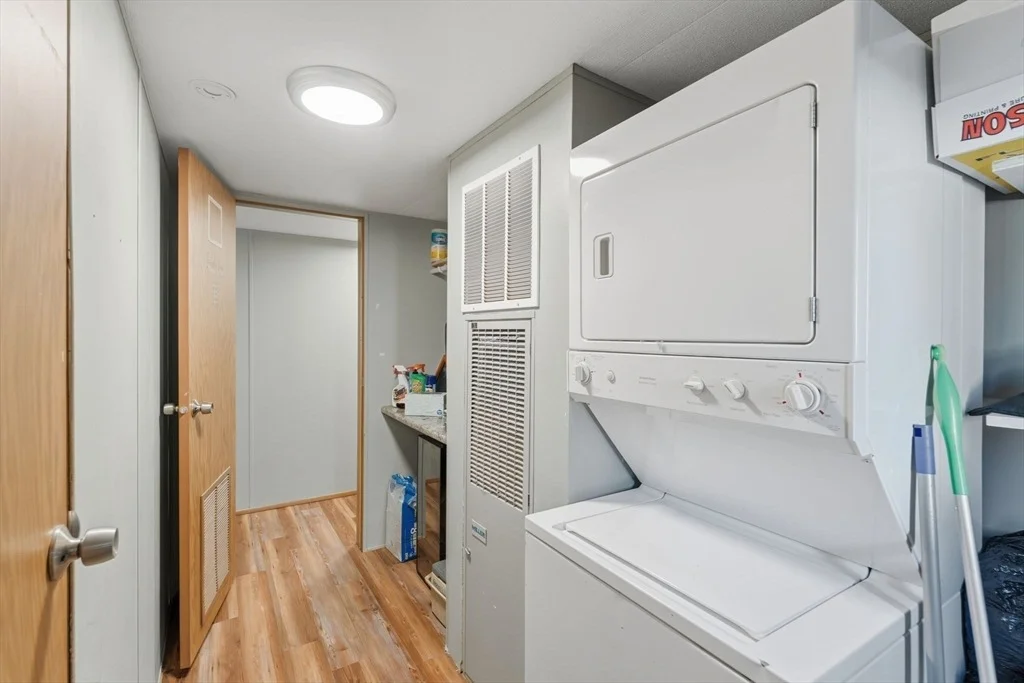 Photo of 10 Lear Dr