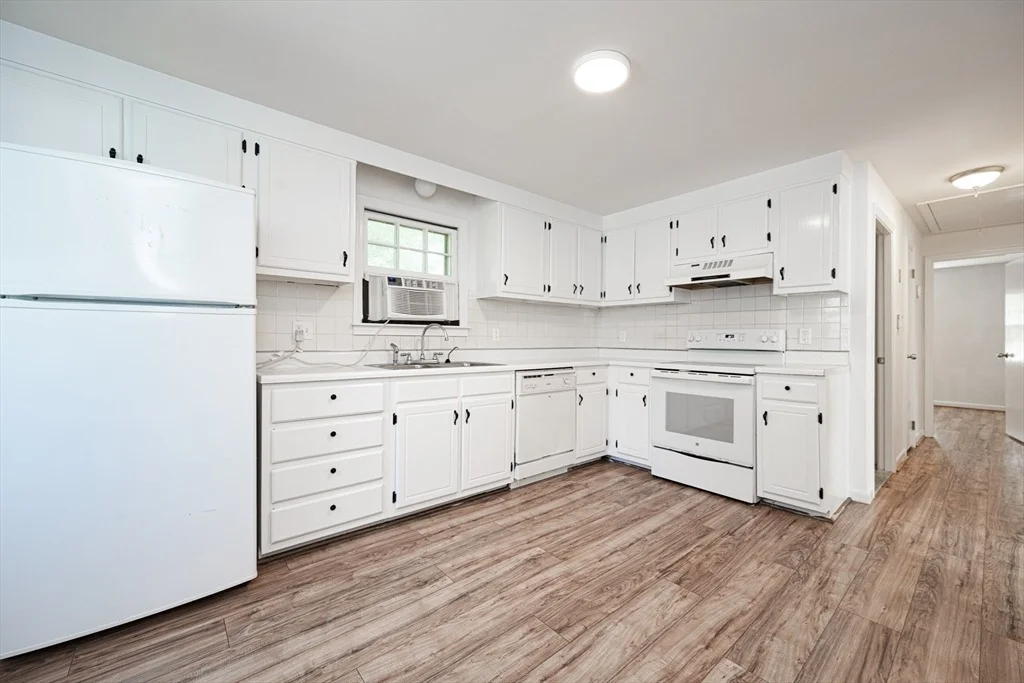 Photo of 297 Compass Cir