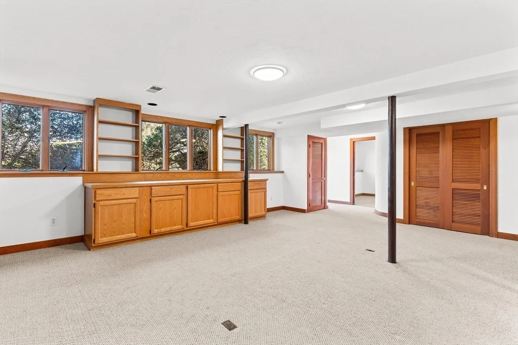 Photo of 676 Salem End Rd
