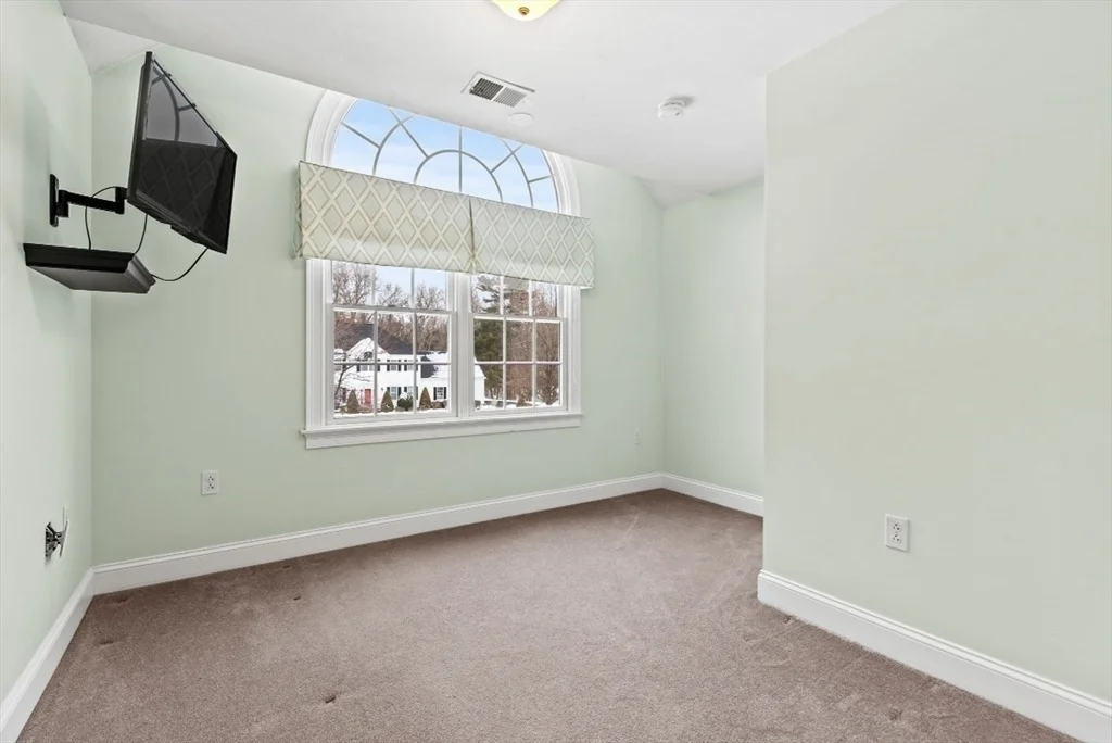 Photo of 227 Mohawk Rd