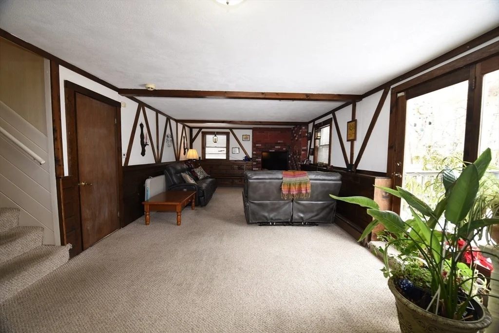 Photo of 366 Webster St
