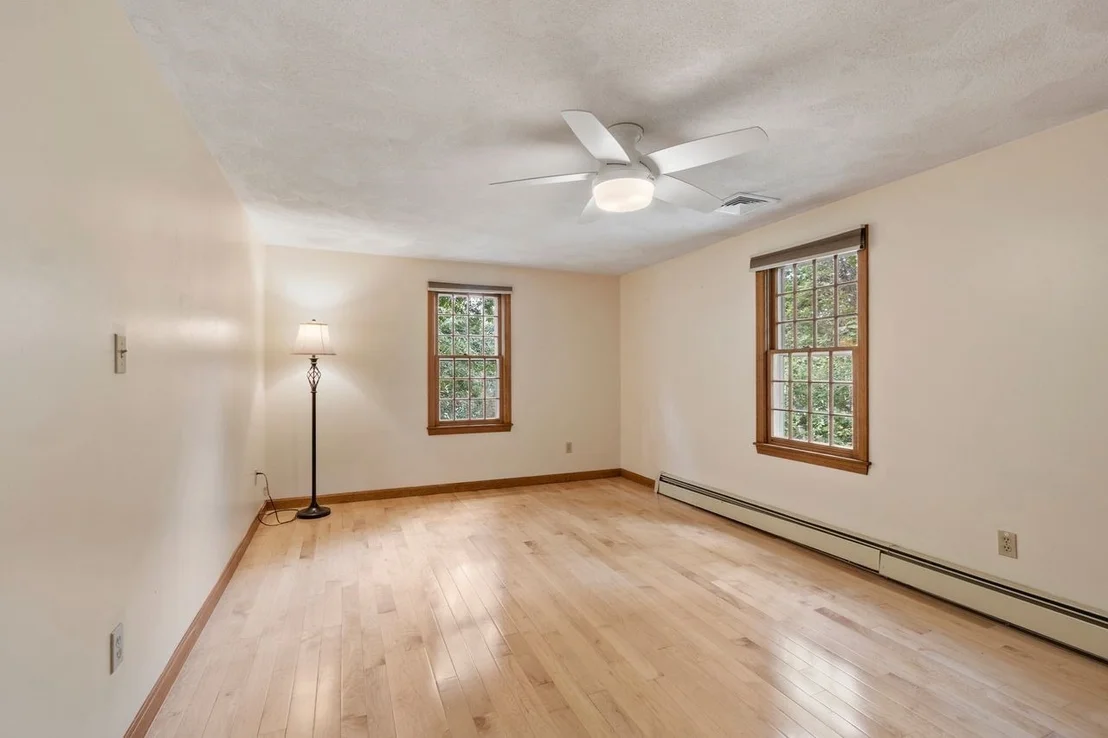 Photo of 4 Apple Tree Ln