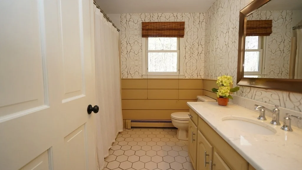 Photo of 4 Oak Dr