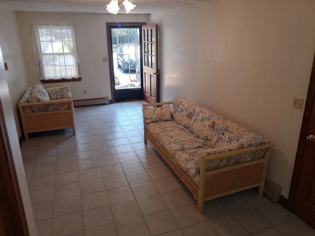 Photo of 5 College Pond Dr