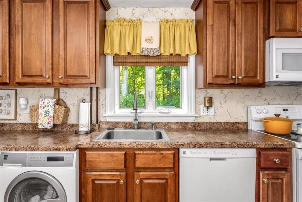 Photo of 232 Bates Rd