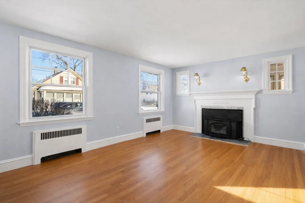 Photo of 25 Newfield Ave