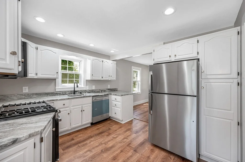 Photo of 15 Junior Avenue