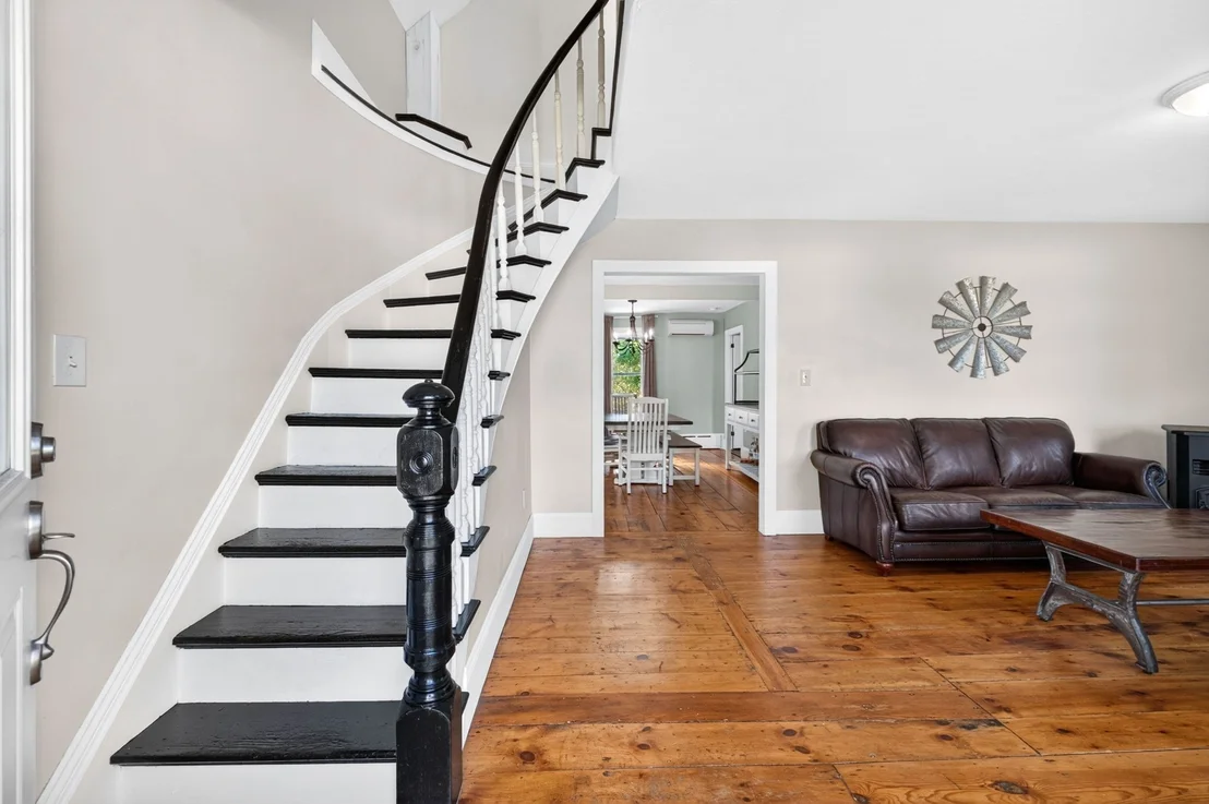 Photo of 87 River St