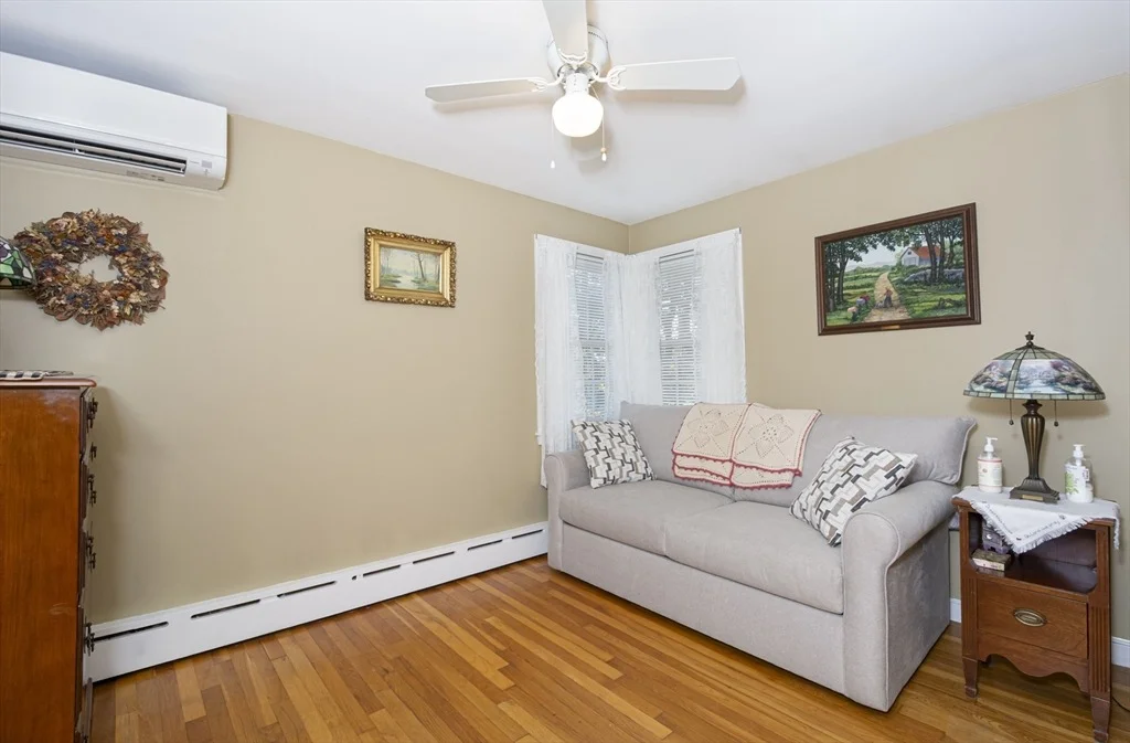 Photo of 9 Orchard Dr