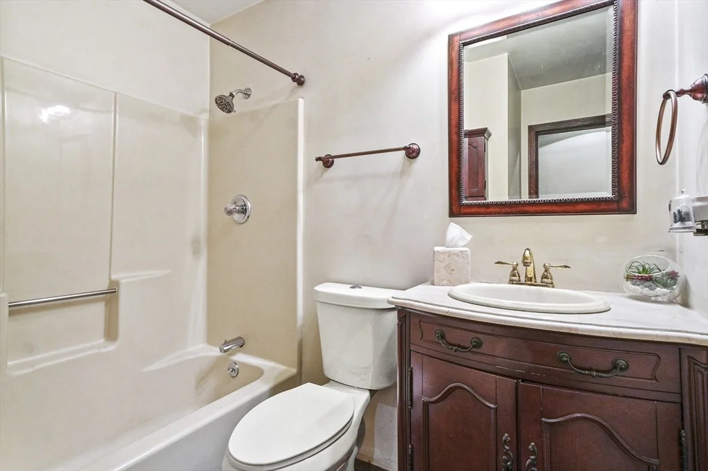 Photo of 28 Beacon Street