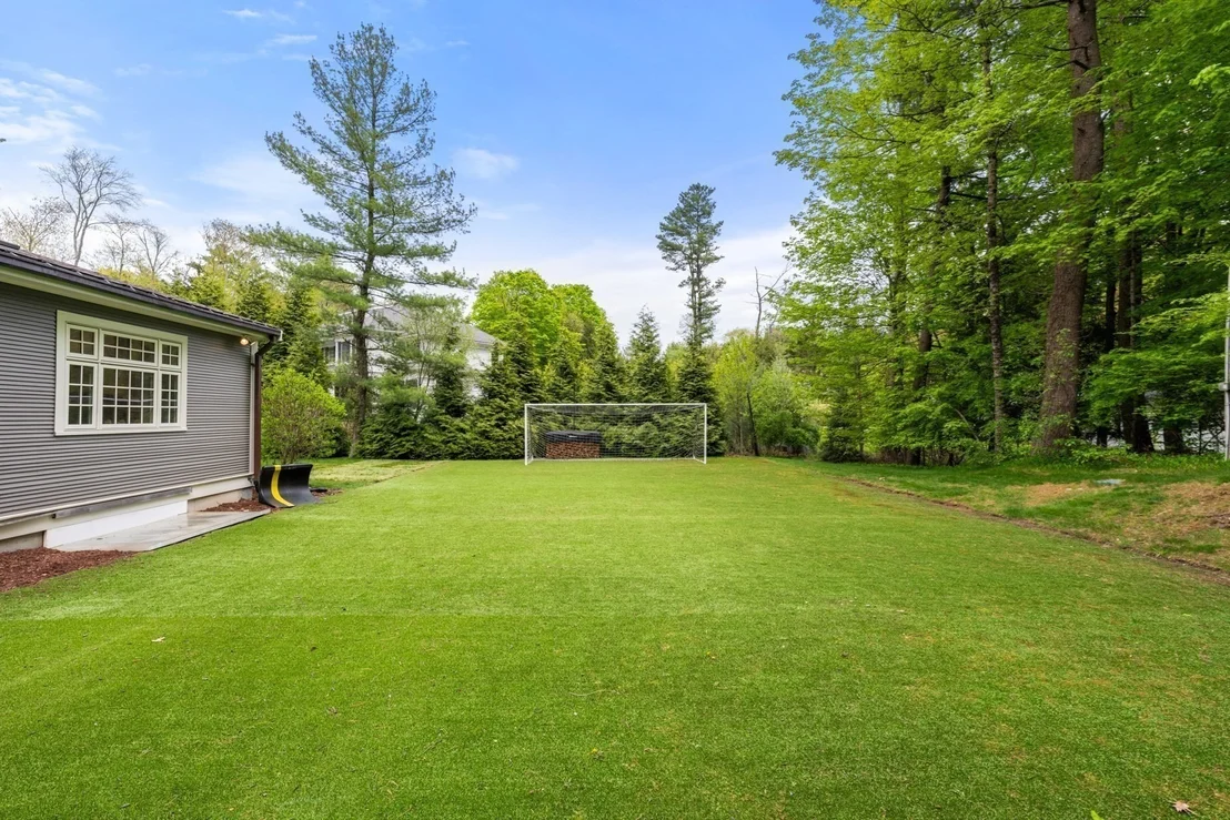 Photo of 41 Longmeadow Road