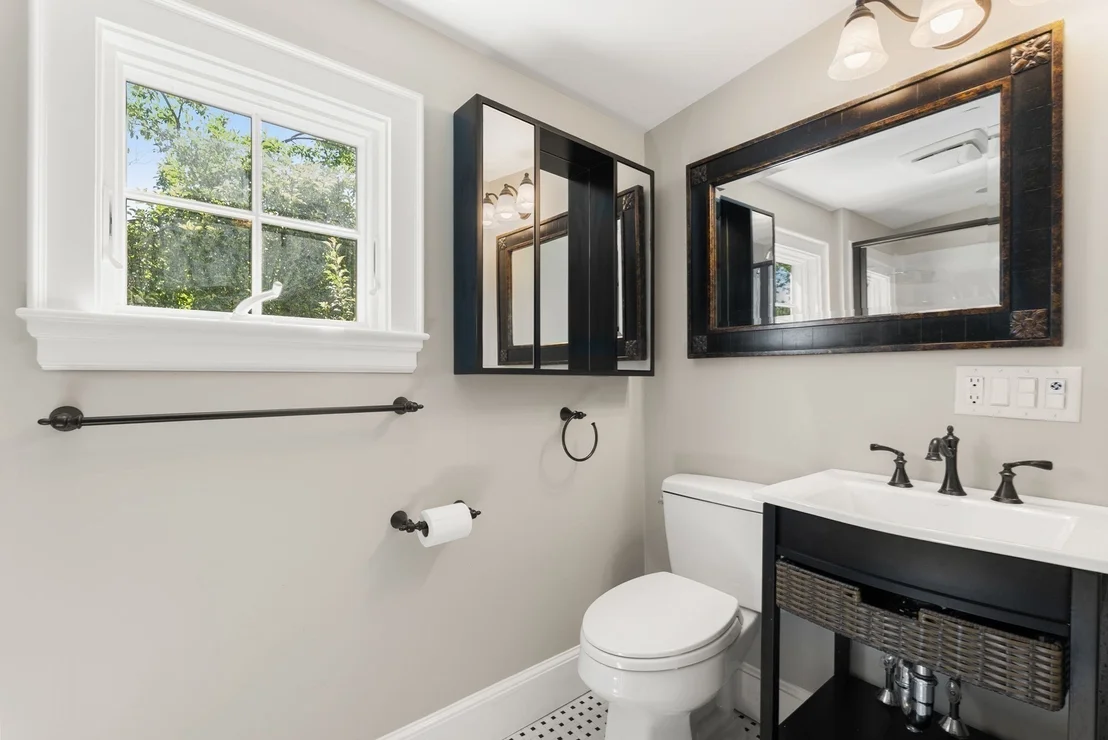 Photo of 1 Kenilworth Circle