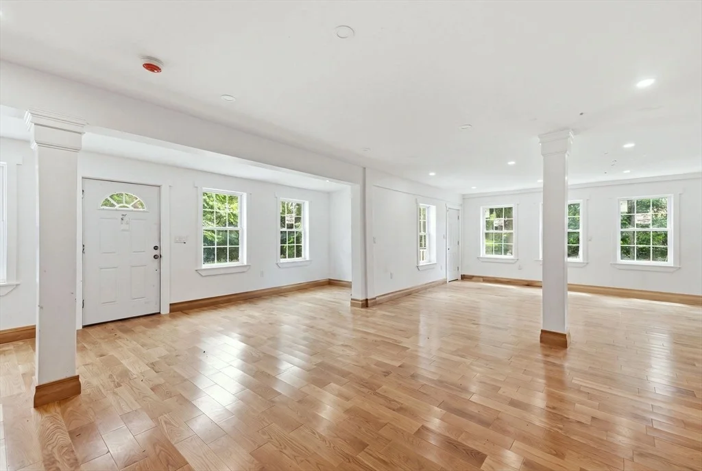 Photo of 26 Parallel St