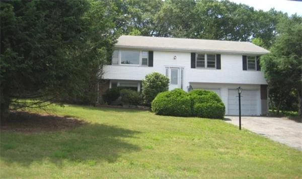Photo of 16 Charles Dr