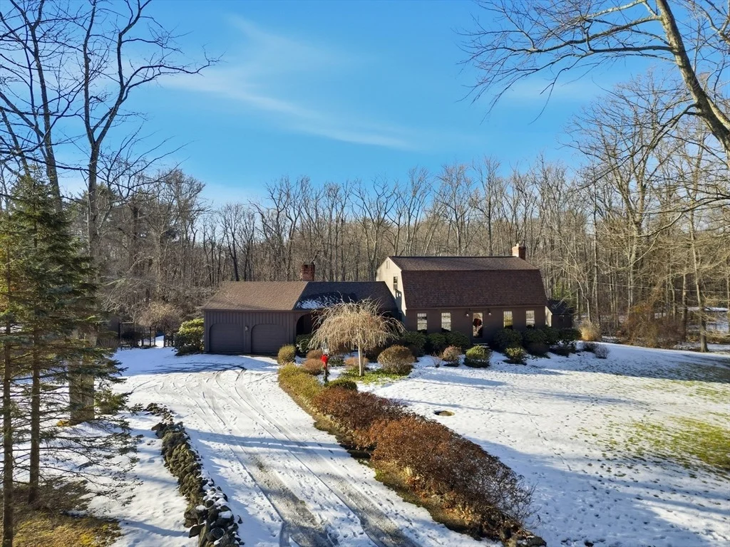 Photo of 4 Thayer Rd