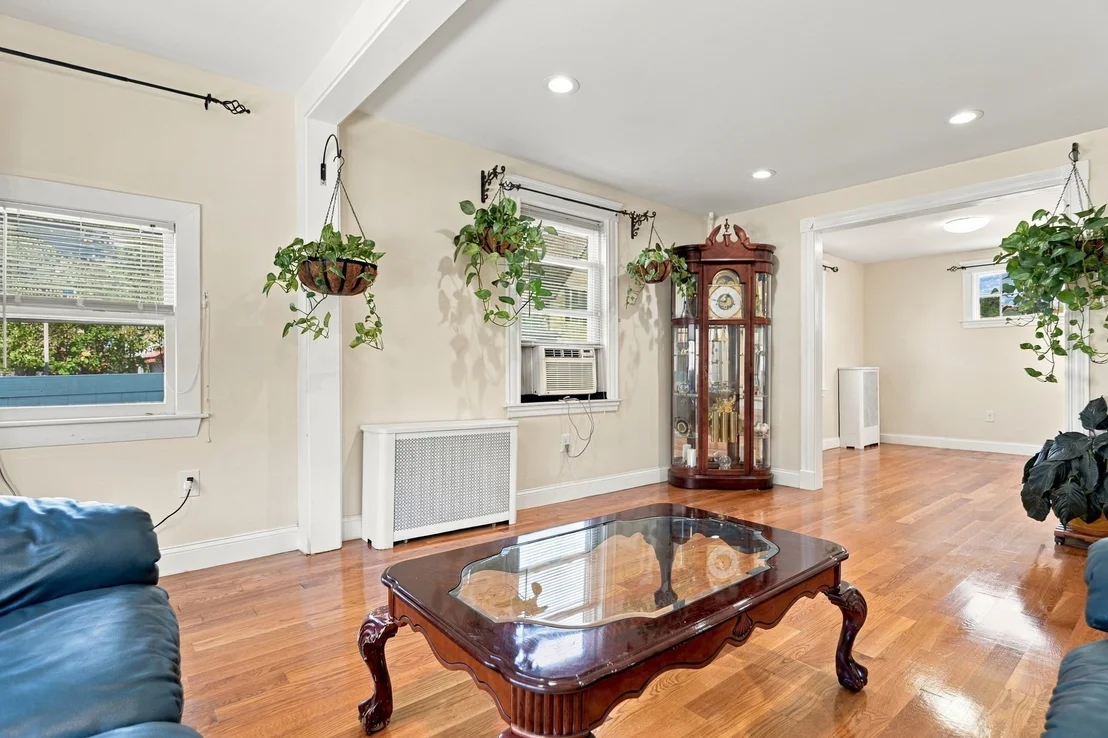 Photo of 7 Geneva Avenue