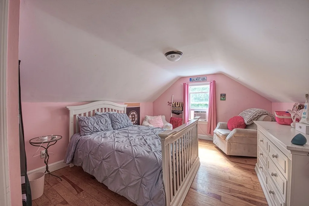 Photo of 30 Edgewood Ln