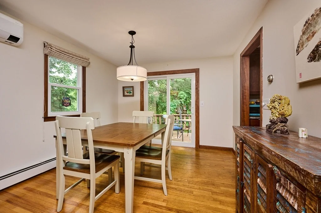 Photo of 10 Robin Rd