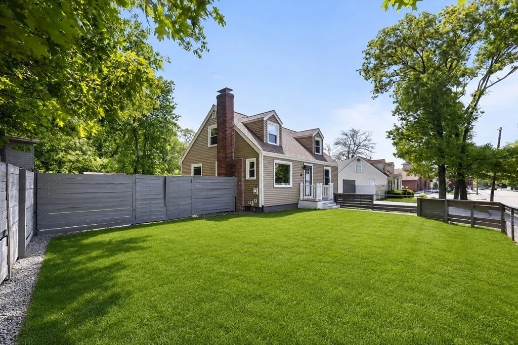 Photo of 149 Oak St