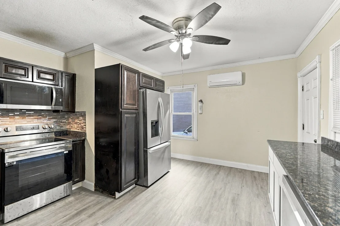 Photo of 132 Gilbert Ave