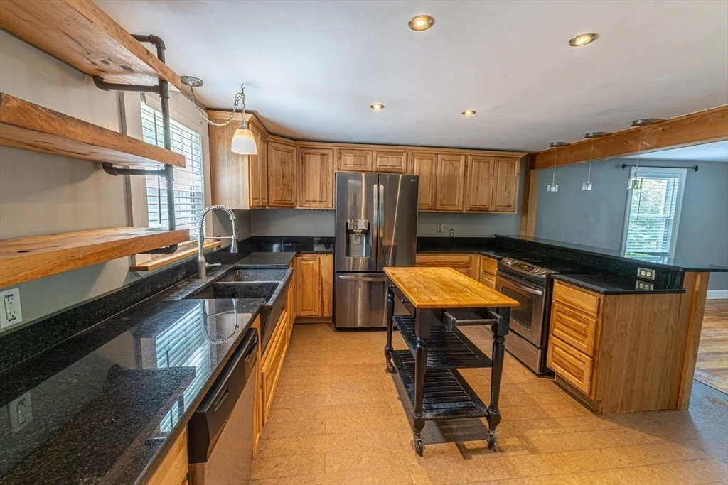 Photo of 152 Southbridge Rd