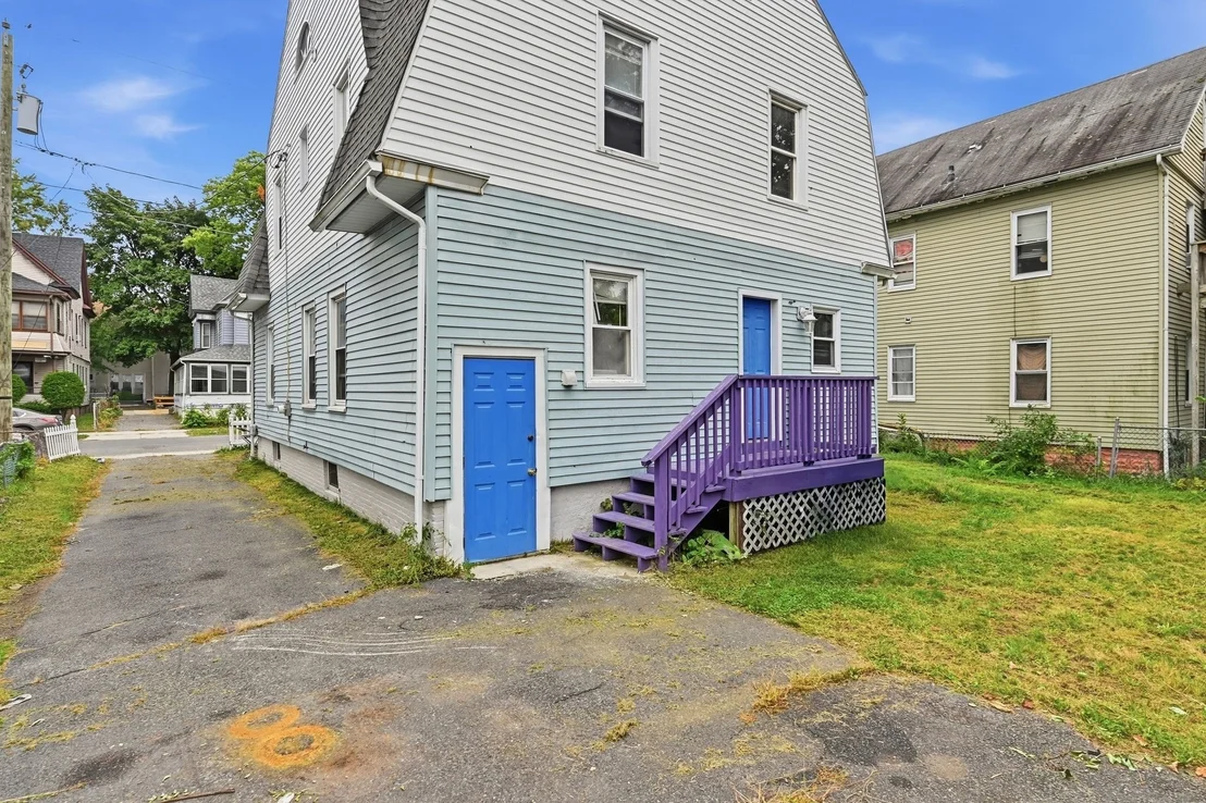Photo of 54 Commonwealth Ave