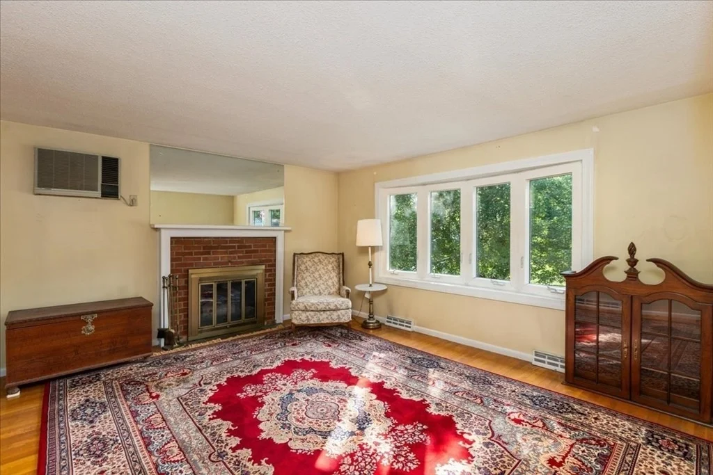Photo of 15 Blue Jay Avenue