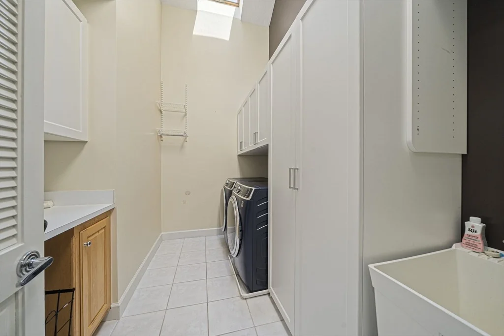 Photo of 40 Hillside Dr