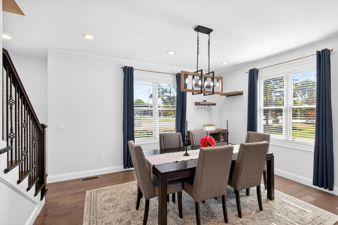 Photo of 537 Southwick Rd