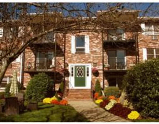 Photo of Unit J at 19 Pine St