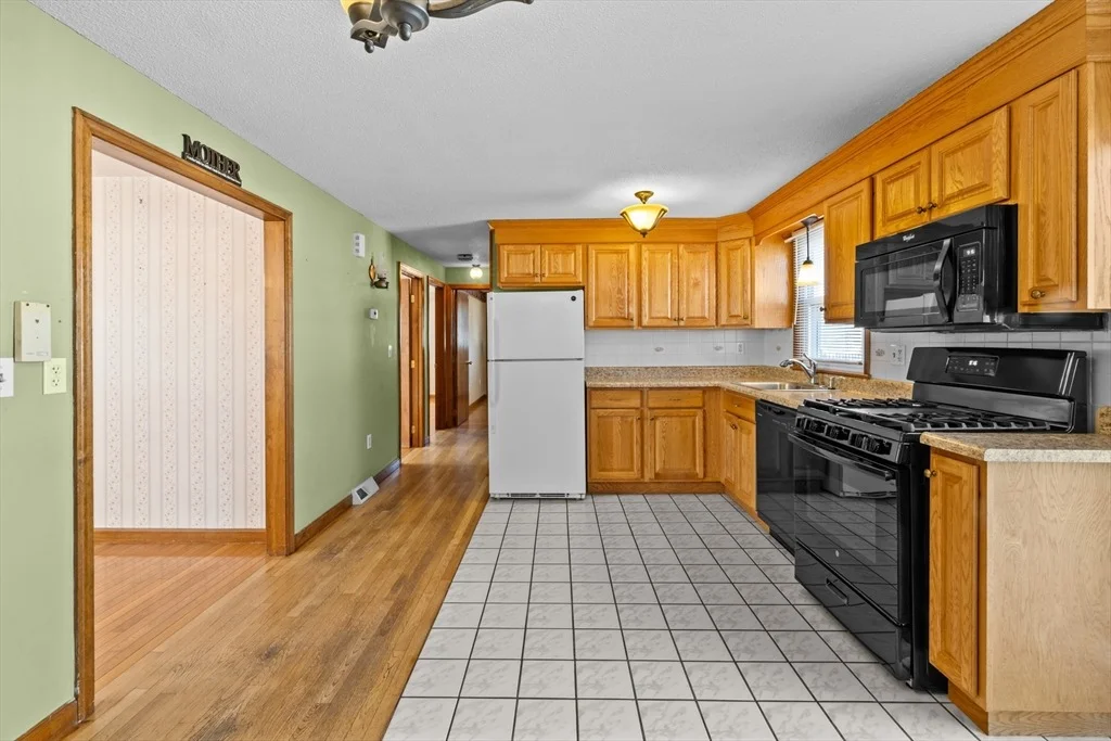 Photo of 820 Oak Grove Ave