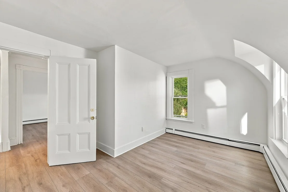 Photo of 21 West Avenue