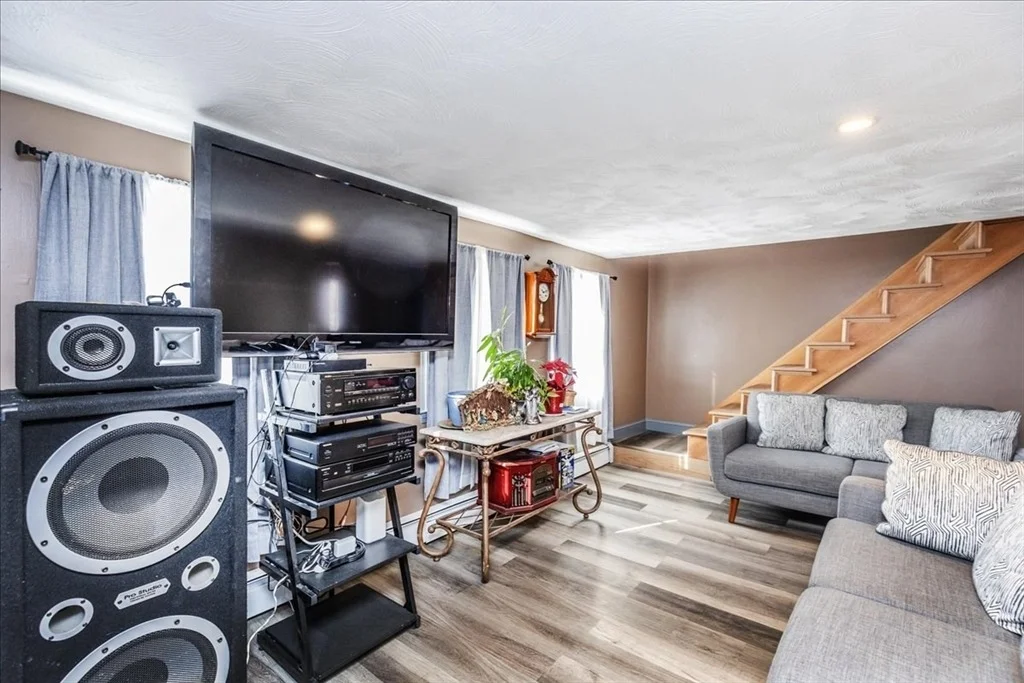 Photo of 13 Deering Ave