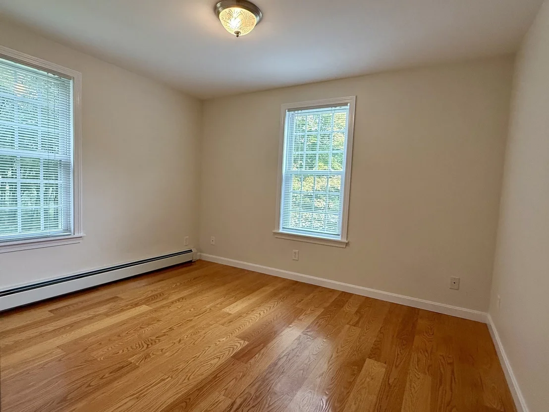 Photo of 823 Moore Rd