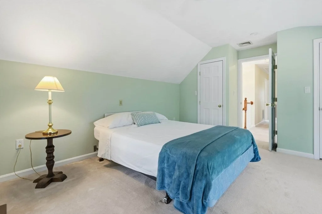 Photo of 32 Hammersmith, Dr.