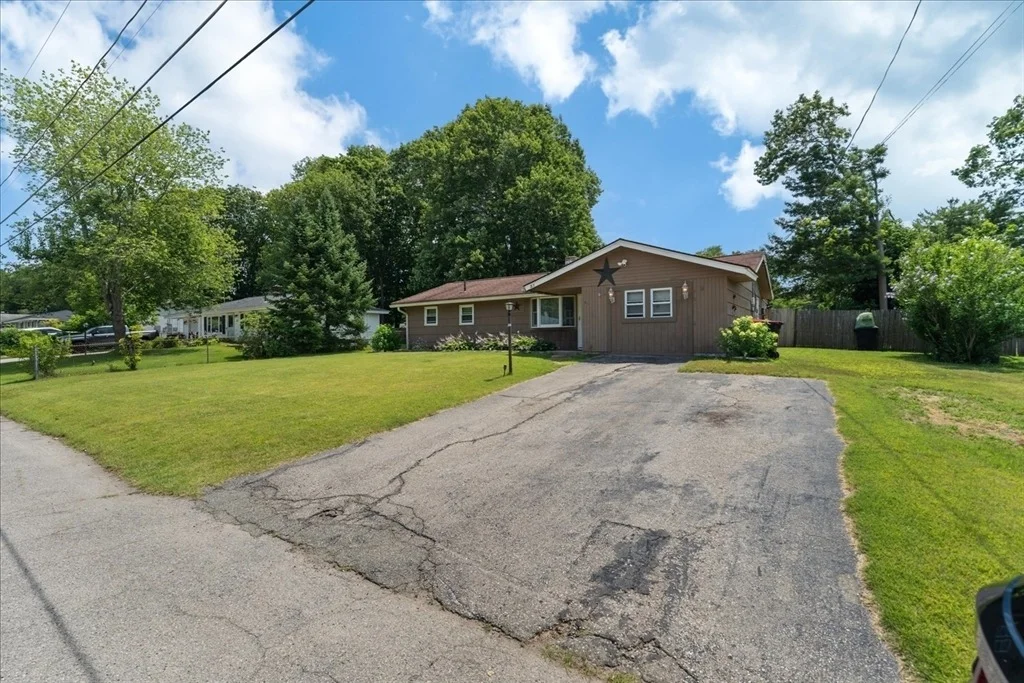 Photo of 31 Stephen Dr