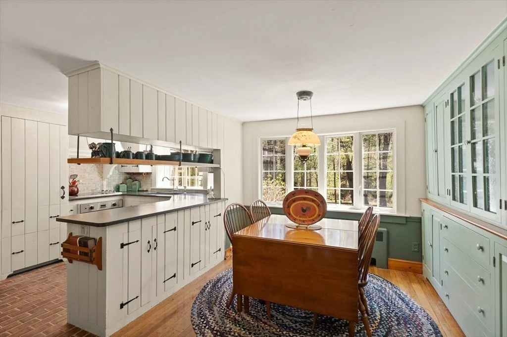 Photo of 11 Hemlock