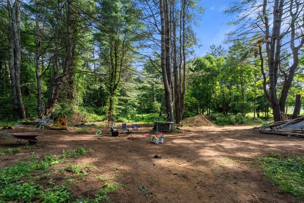 Photo of 305 Warren Rd