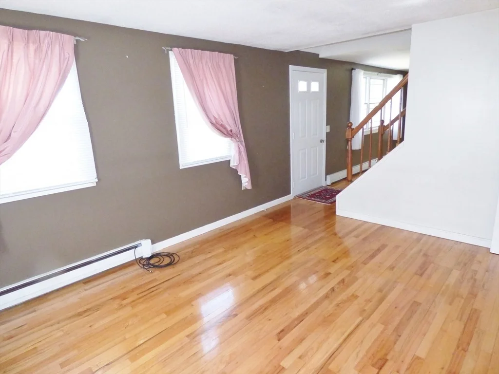 Photo of 33 Lakeview Dr