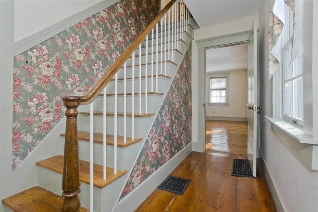 Photo of 172 Main St