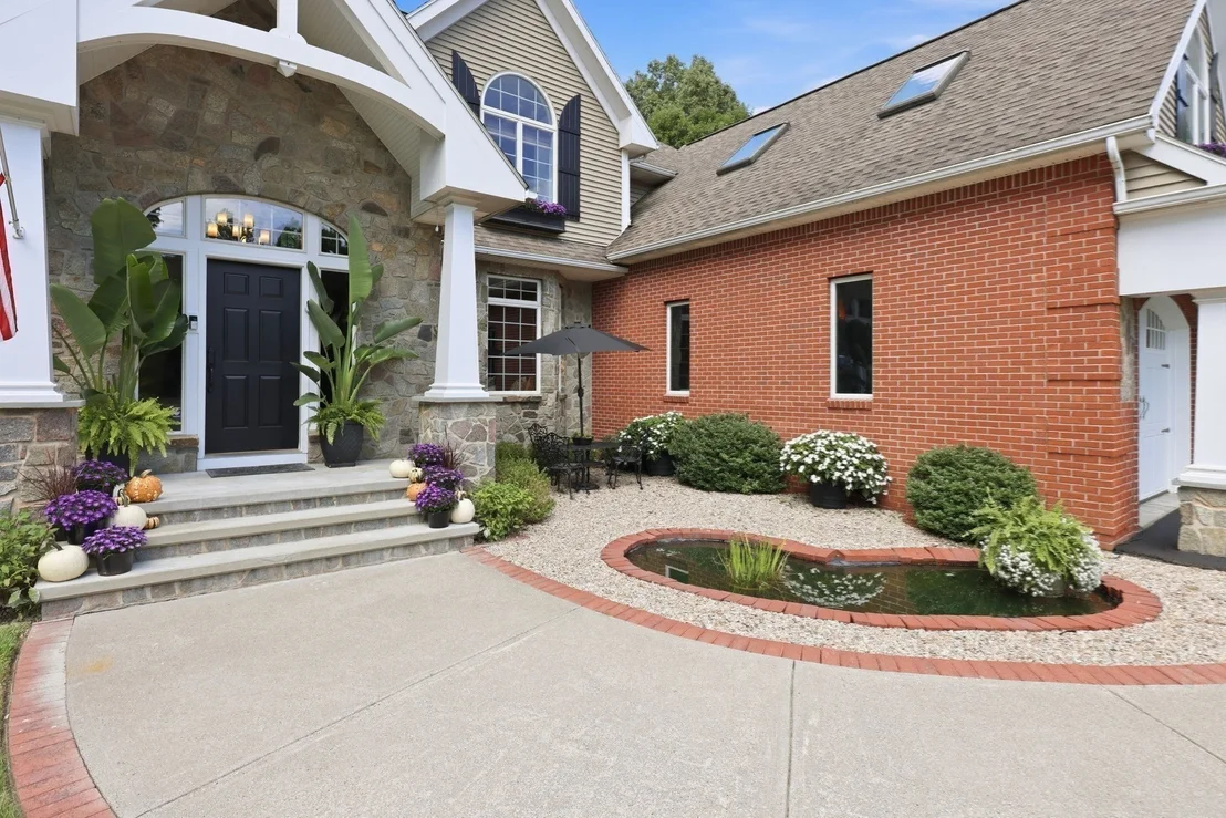 Photo of 47 Deer Hill Cir