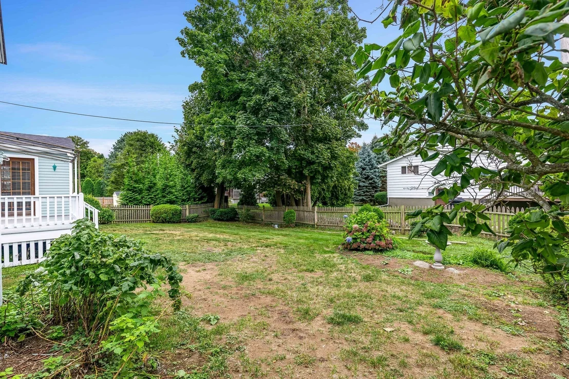 Photo of 18 Mohawk Rd