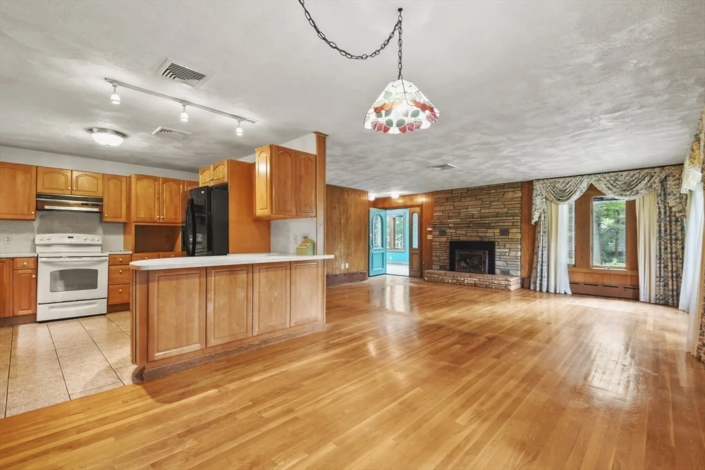 Photo of 210 Plain Dr