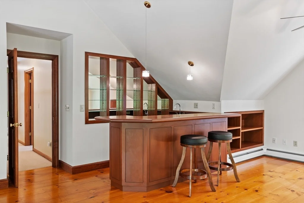 Photo of 825 Brockelman Rd