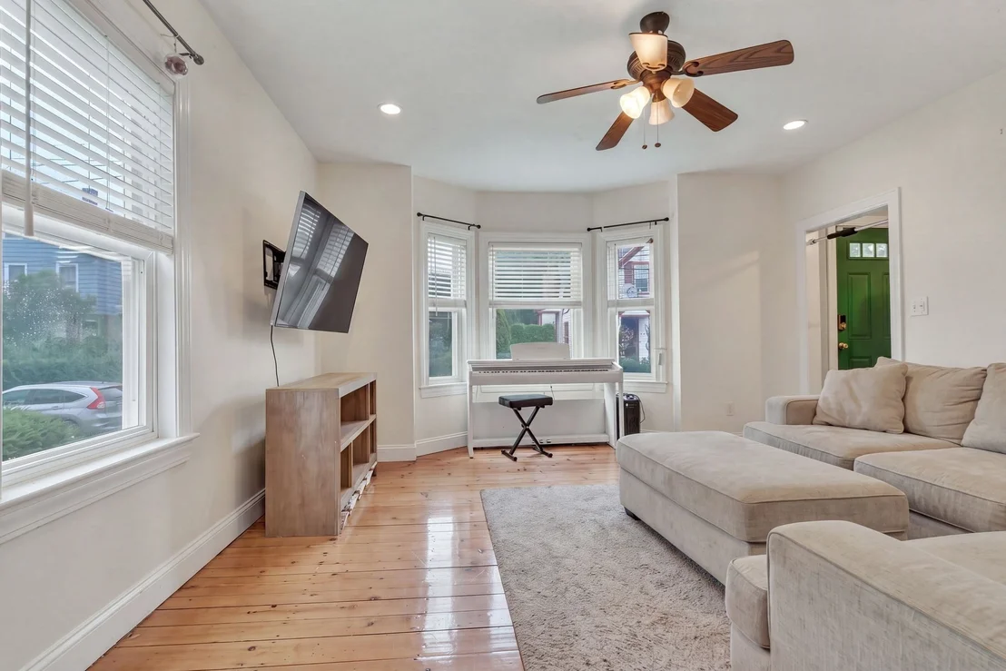 Photo of 25 Fuller Pl